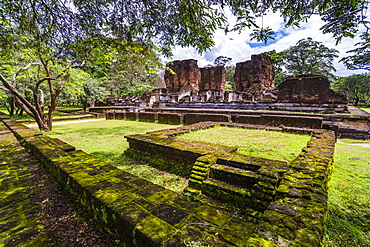 Ruins of Parakramabahu's Royal Palace, Polonnaruwa, UNESCO World Heritage Site, Cultural Triangle, Sri Lanka, Asia