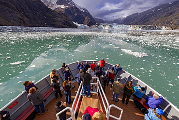 Guests from the Lindblad Expeditions ship National Geographic Sea Bird in Glacier Bay National Park, Southeast Alaska, USA.