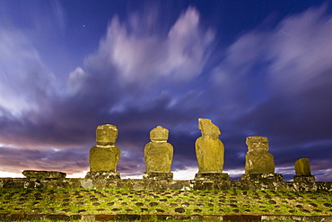 Preserved original moai in the Tahai Archaeological Zone on Easter Island (Isla de Pascua) (Rapa Nui), UNESCO World Heritage Site, Chile, South America