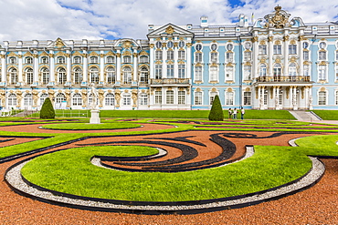 View of the French-style formal gardens at the Catherine Palace, Tsarskoe Selo, St. Petersburg, Russia, Europe