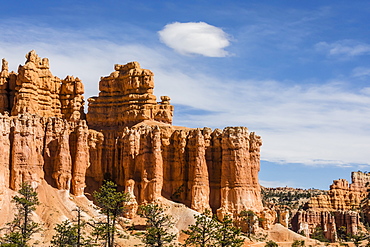 View of hoodoo formations from the Fairyland Trail in Bryce Canyon National Park, Utah, United States of America, North America