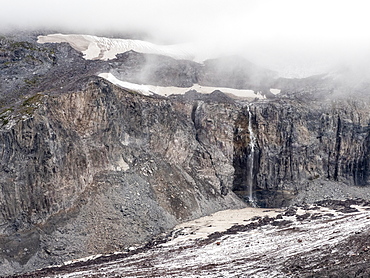 Views of the Nisqually Glacier from the Skyline Trail, Mount Rainier National Park, Washington State, United States of America, North America