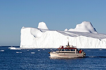 Tours amongst icebergs calved from the Jakobshavn Isbrae glacier, UNESCO World Heritage Site, Ilulissat, Greenland, Polar Regions