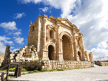 The Arch of Hadrian in Jerash, believed to have been founded in 331 BC by Alexander the Great, Jerash, Jordan, Middle East