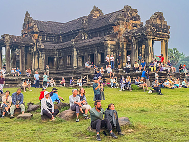 Angkor Wat, UNESCO World Heritage Site, a Hindu-Buddhist temple complex near Siem Reap, Cambodia, Indochina, Southeast Asia, Asia