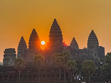 Angkor Wat, UNESCO World Heritage Site, a Hindu-Buddhist temple complex near Siem Reap, Cambodia, Indochina, Southeast Asia, Asia