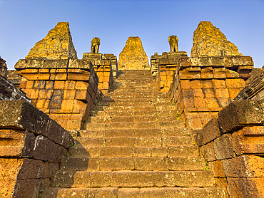 Pre Rup Temple, a Hindu temple at Angkor built in 961 for Khmer king Rajendravarman of laterite and sandstone, UNESCO World Heritage Site, Cambodia, Indochina, Southeast Asia, Asia