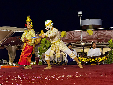 Apsara dancers performing traditional Khmer dances on the M/V Jahan during dinner, Angkor, Cambodia, Indochina, Southeast Asia, Asia