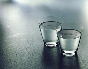 Two glasses of water, Drink