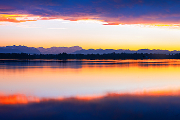 Autumn at Lake Starnberg, St. Heinrich, in the evening