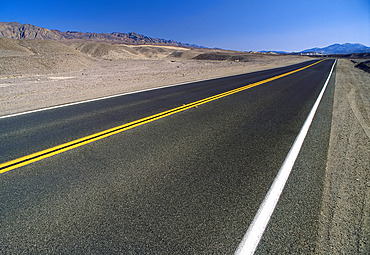 Highway, Death Valley, California, USA