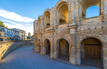 Arles Amphitheatre, UNESCO World Heritage Site, Arles, Bouches-du-Rhone, Provence-Alpes-Cote d'Azur, France, Western Europe