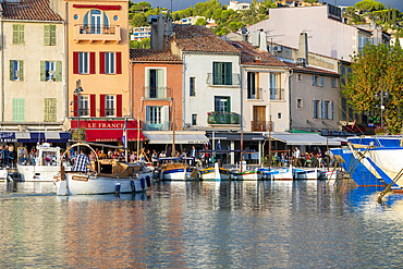 The Harbour at Cassis, Cassis, Bouches du Rhone, Provence-Alpes-Cote d'Azur, France, Western Europe