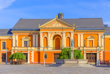 The Neoclassical Klaipeda Drama Theatre with the Annie from Tharau Statue, Klaipeda, Lithuania, Northern Europe