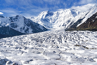 View over the Central Tian Shan Mountain range, Border of Kyrgyzstan and China, Kyrgyzstan, Central Asia, Asia