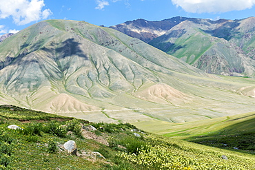 Road to Song Kol Lake, Naryn province, Kyrgyzstan, Central Asia, Asia