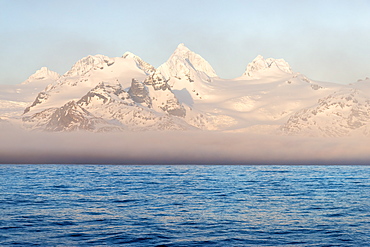 Snow covered mountains on South Georgia West coast, South Georgia and the Sandwich Islands, Antarctica, Polar Regions