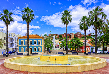 Fountain with a view of the Silves fortress, Algarve, Portugal, Europe