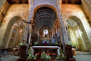 Nossa Senhora da Oliveira Church, Choir and main altar, Guimaraes, Minho, Portugal, Europe