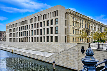 River promenade and Spree terraces at the new Berlin Palace (Humboldt Forum), Unter den Linden, Berlin, Germany, Europe