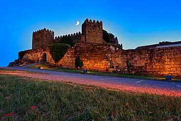 Treason's Gate and ramparts at twilight, Trancoso Castle, Serra da Estrela, Centro, Portugal, Europe