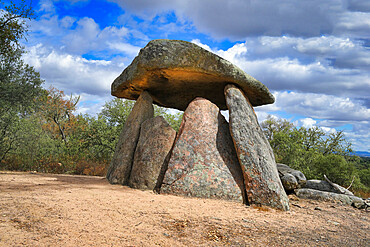 Megalithic dolmen, Barbacena, Elvas, Alentejo, Portugal, Europe