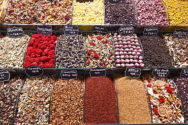 Egyptian bazaar with tea display, Istanbul, Turkey, Europe