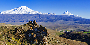 Mount Ararat and Little Ararat, Dogubayazit, Turkey, Asia Minor, Asia