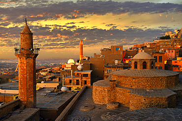 Mardin old city at sunrise, Mardin, Turkey, Asia Minor, Asia