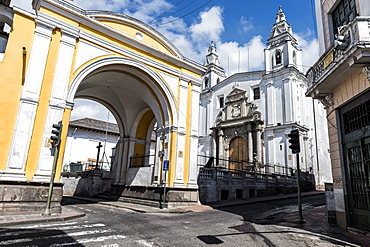 Arco de la Reina and El Carmen Alto Convent, Quito, UNESCO World Heritage Site, Pichincha Province, Ecuador, South America