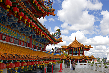 Thean Hou Temple to the Goddess Mazu, Roof decoration and red lanterns, Kuala Lumpur, Malaysia, Asia