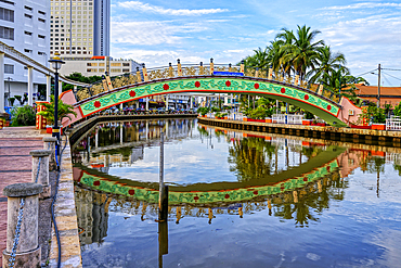 Jambatan Morten old bridge on the Malacca or Melaka river, Malacca, Malaysia