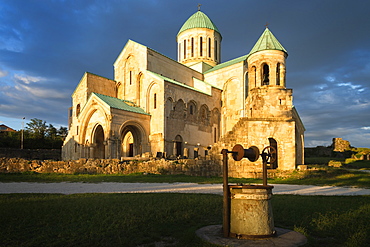 Bagrati Cathedral (Cathedral of the Dormition) (Kutaisi Cathedral) at sunset, UNESCO World Heritage Site, Kutaisi, Imereti Region, Georgia, Caucasus, Asia