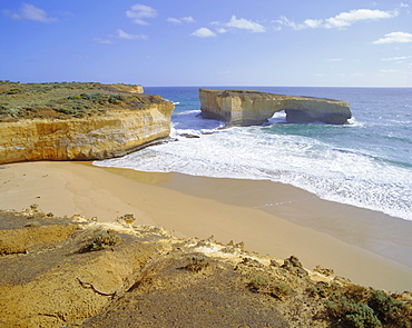 Rock formation known as London Bridge, Great Ocean Road, Victoria, Australia