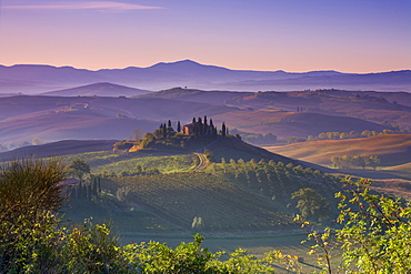 Iconic Tuscan Farmhouse, Val d' Orcia, UNESCO World Heritage Site, Tuscany, Italy, Europe