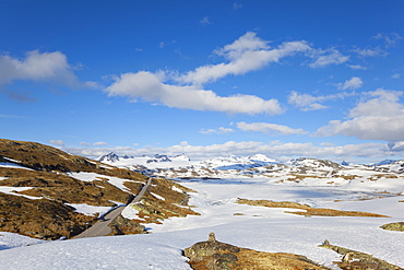 Snow covered plateau in the Jotunheimen National Park, Sogn og Fjordane, Norway, Scandinavia, Europe