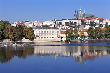 View over the River Vltava to the Castle District with St. Vitus Cathedral and Royal Palace, Prague, Bohemia, Czech Republic, Europe