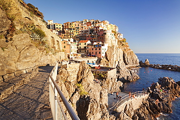 Manarola at sunset, Cinque Terre, UNESCO World Heritage Site, Rivera di Levante, Provinz La Spazia, Liguria, Italy, Europe