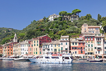 Excursion boat in the Harbour of Portofino, Riviera di Levante, Province of Genoa, Liguria, Italy, Europe