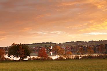 Sunrise at Riegsee Lake with Riegsee Village, Pfaffenwinkel, Blaues Land, Upper Bavaria, Bavaria, Germany, Europe