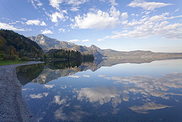 Herzogstand Mountain, Heimgarten Mountain and Herzogstand Mountain reflecting in Kochelsee Lake, Bavarian Alps, Upper Bavaria, Bavaria, Germany, Europe