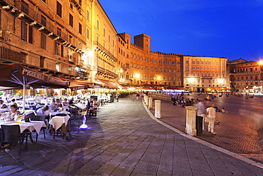 Restaurants at Piazza del Campo, Siena, UNESCO World Heritage Site, Siena Province, Tuscany, Italy, Europe