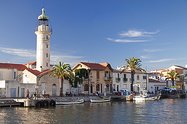 Lighthouse at the port, Petit Camargue, Le-Grau-du-Roi, Department Gard, Languedoc-Roussillon, southern France, France, Europe