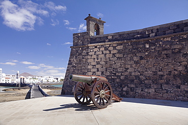 Castillo de San Gabriel fortress, guns, Arrecife, Lanzarote, Canary Islands, Spain, Atlantic, Europe