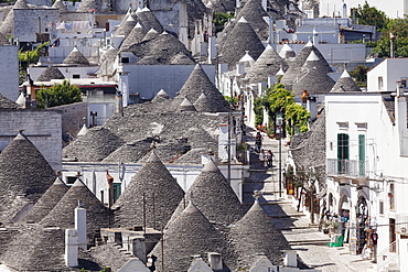 Trulli, traditional houses, Rione Monti area, Alberobello, UNESCO World Heritage Site, Valle d'Itria, Bari district, Puglia, Italy, Europe