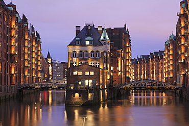 Water castle (Wasserschloss), Speicherstadt, Hamburg, Hanseatic Citiy, Germany, Europe