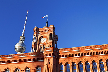 Rotes Rathaus (Red Town Hall), Berliner Fernsehturm TV Tower, Berlin Mitte, Berlin, Germany, Europe