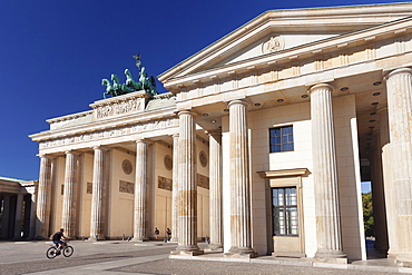 Brandenburg Gate (Brandenburger Tor), Pariser Platz square, Berlin Mitte, Berlin, Germany, Europe