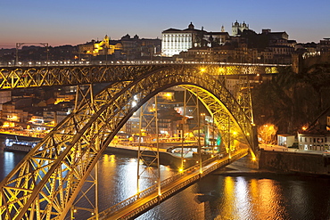 Ponte Dom Luis I Bridge over Douro River to Ribeira District, UNESCO World Heritage Site, Porto (Oporto), Portugal, Europe