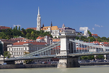 Chain Bridge, Matthias church and Fisherman's bastion on castle hill, UNESCO World Heritage Site, Budapest, Hungary, Europe